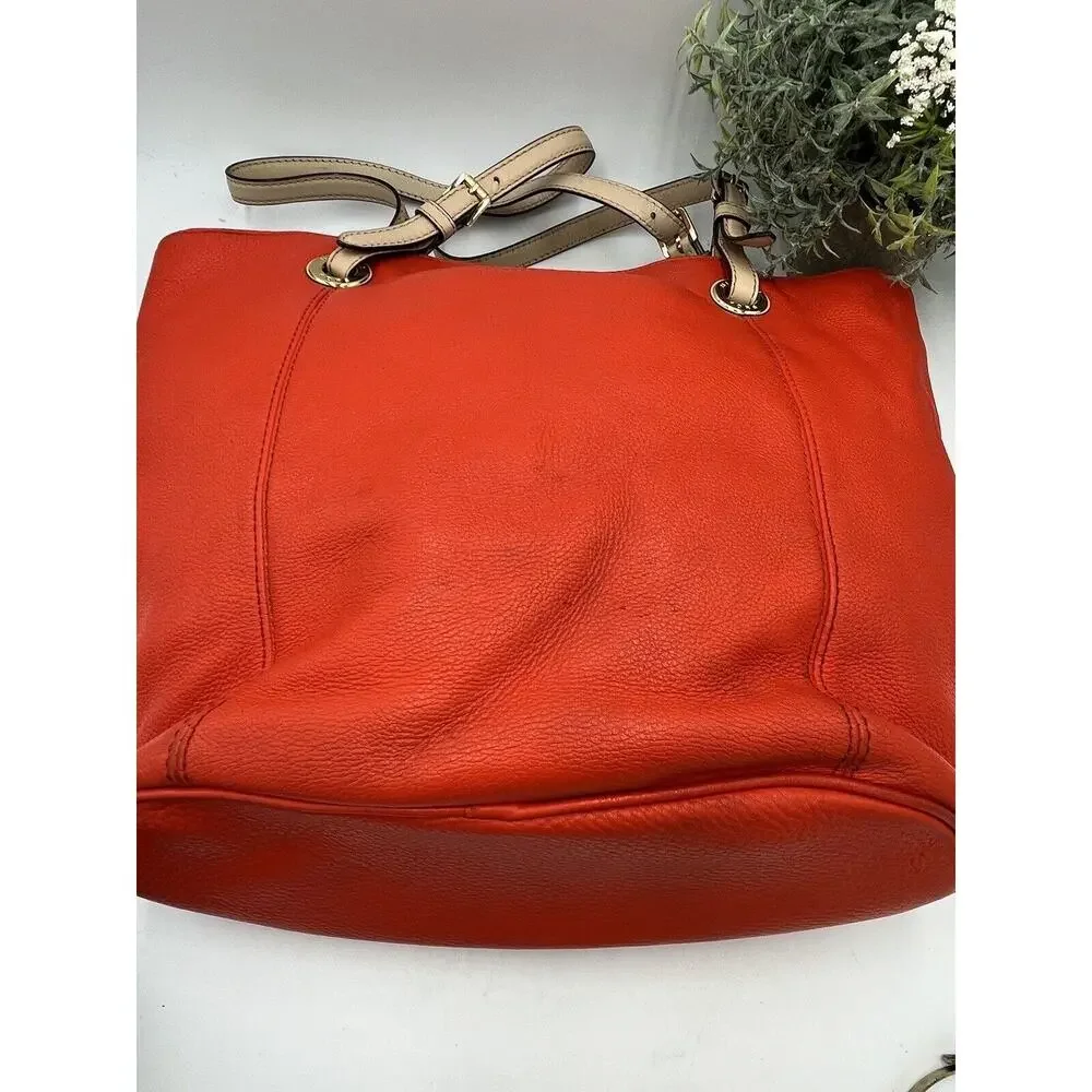 Michael Kors Authenticated 38F2CTTT/L Jet Set Bright Red Pebbled Leather Lg Tote
